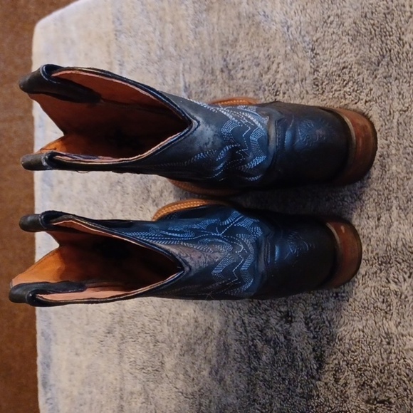 TANNER MARK BOOTS, SIZE 4 GIRLS, BLACK, AND GRAY. YOUTH SIZE 4. - Picture 3 of 8